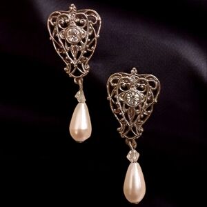 Monet Bridal Special Occasion Freshwater Pearls Rhinestones Marcasite Earrings